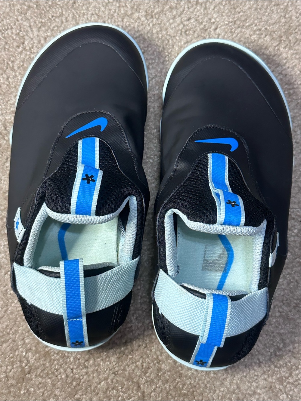 Unisex Nike Zoom Pulse Medical/Nursing shoes. 4.5 men or 6 women
